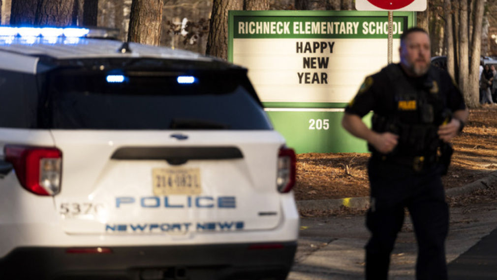 Шестгодишно дете простреля учителка в класната стая в САЩ