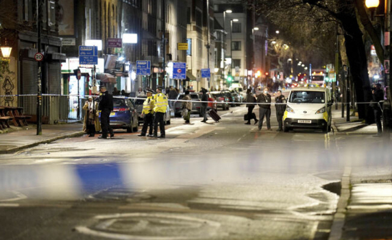 Две деца и четири жени са ранени при стрелба в центъра на Лондон