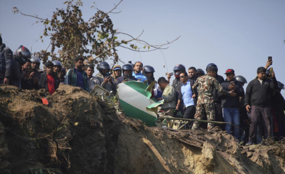 Най-малко 44 души са загинали при самолетната катастрофа в Непал