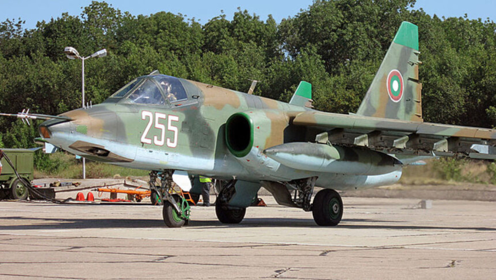 "Блумбърг" съобщи за 14 български самолета Су-25 в Украйна