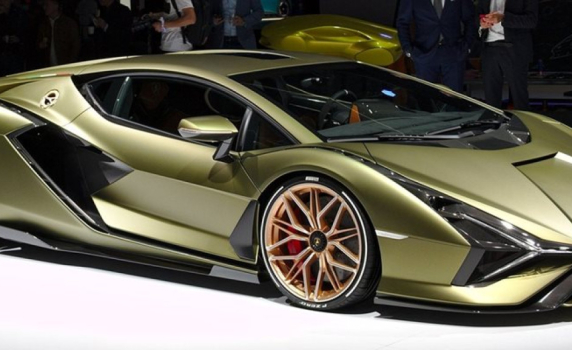 40 българи си купиха Lamborghini миналата година, а 38 предпочетоха Ferrari