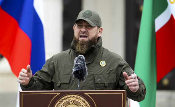 Чеченският лидер и шефът на "Вагнер“ критикуват забраната руските войници да имат бради