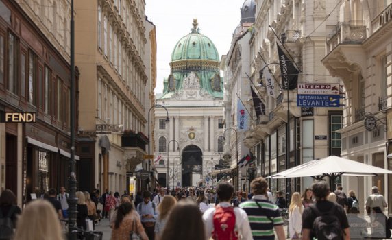 Домакинствата в Австрия обедняват вследствие на растящите цени