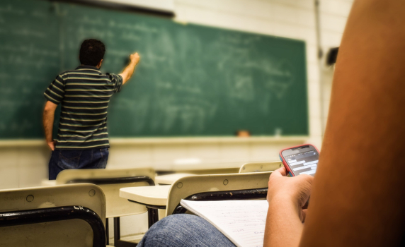 Над 86% от учителите искат облекчаване на процедурата за санкции на ученици