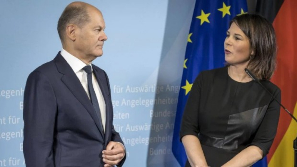 Шолц се ядоса на външната си министърка заради изказването ѝ, че ЕС води война срещу Русия