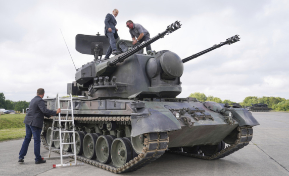 Германия одобри доставката на танкове "Леопард 1" за Украйна, преговаря с Катар за машини "Гепард"
