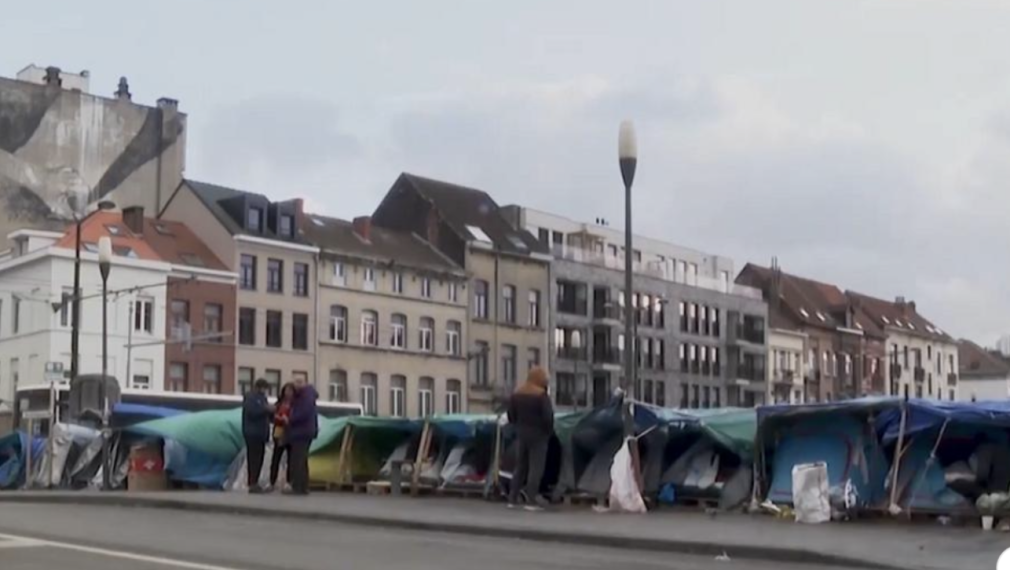 Скорбут и смрад в бежанско гето в центъра на Брюксел