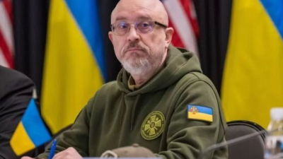 Следвайте Гласове в  Министърът на отбраната Олексий Резников ще бъде