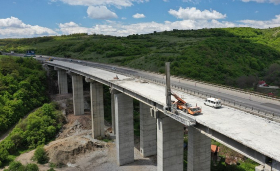 Строежът на магистрала "Хемус" продължава по модела на ГЕРБ