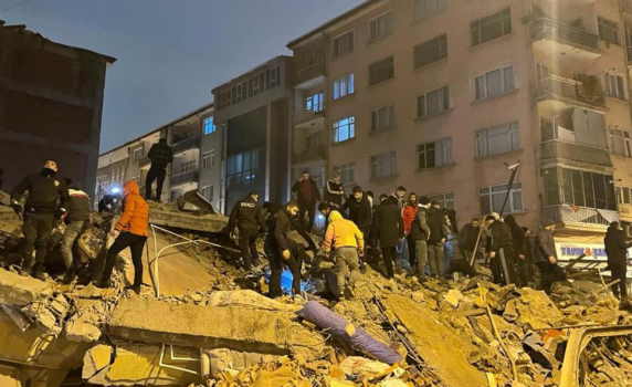 Над 15 000 вече са жертвите на земетресението в Турция и Сирия