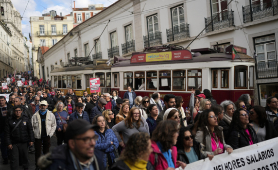 Хиляди португалци протестираха в Лисабон и други градове срещу високата инфлация
