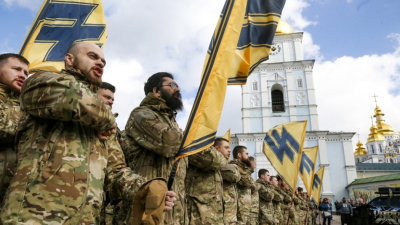 Украински националисти от батальона Азов в центъра на Киев през