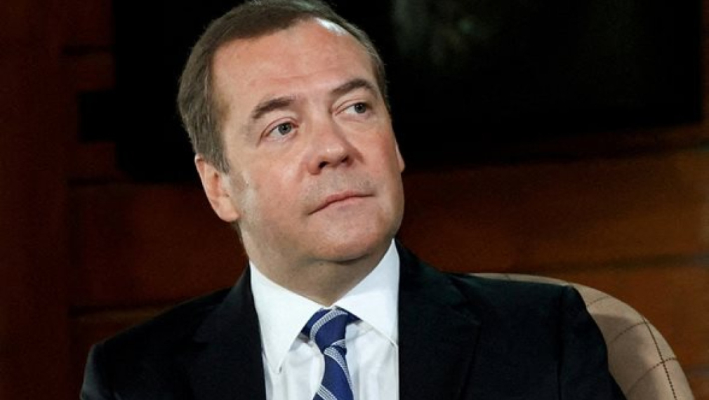 Медведев: Байдън може да започне Трета световна война от разсеяност