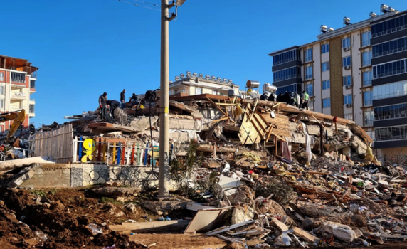 Над 28 000 са жертвите в Сирия и Турция на катастрофалните земетресения
