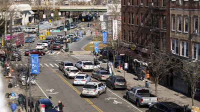 Осем души бяха ранени в Ню Йорк когато мъж шофиращ