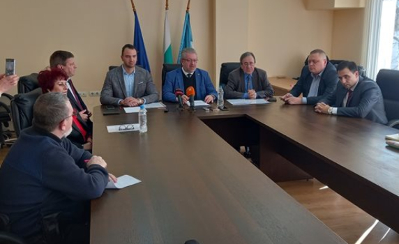 Петима съветници и 109 социалисти от Пловдив напуснаха БСП
