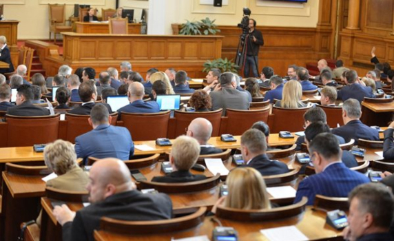 Новите депутати с рекордни заплати – 6351 лв.