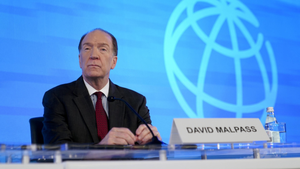 Президентът на Световната банка подава оставка, често е винен, че отрича климатичния проблем