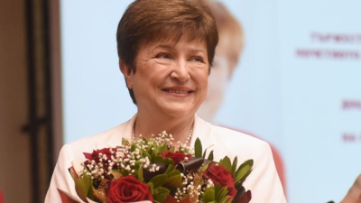 Следвайте Гласове в Директорът на Международния валутен фонд Кристалина Георгиева пристигна