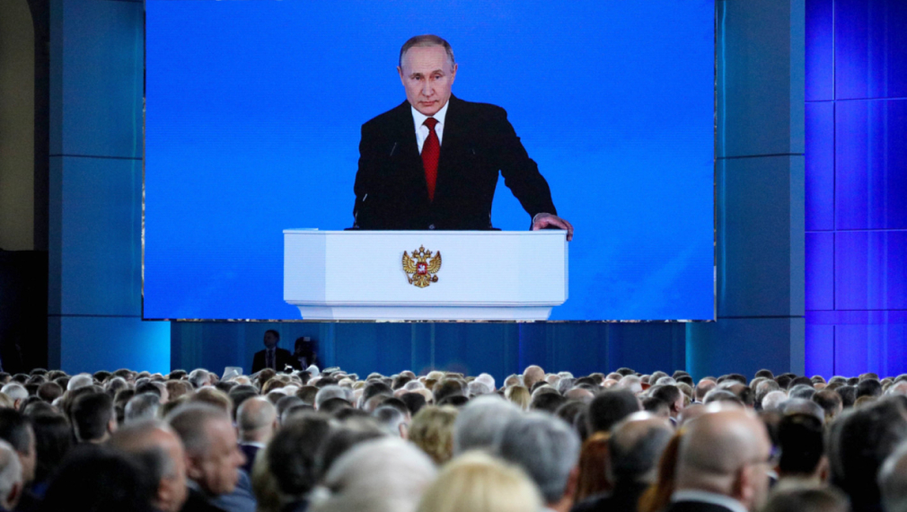 Руският президент Владимир Путин заяви днес, че Русия преустановява участието