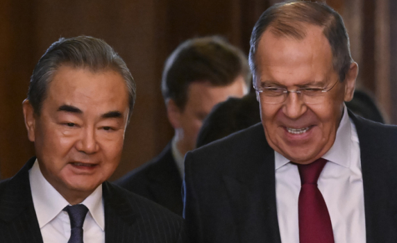 Най-висшият китайски дипломат в Москва: Ще укрепим и задълбочим отношенията си