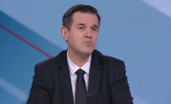 Министър Стоянов: Новосъздадена фирма доставяла мляко с лошо качество от Унгария за "Ел Би Булгарикум" с авансово плащане