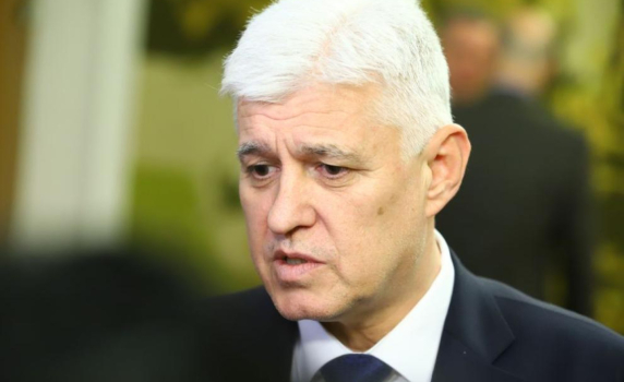 Димитър Стоянов: Няма как да пращаме още въоръжение на Украйна, защото няма да остане нищо за нас