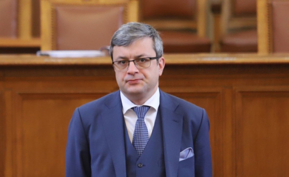 Биков: Ако ГЕРБ спечели изборите, ще има редовно правителство