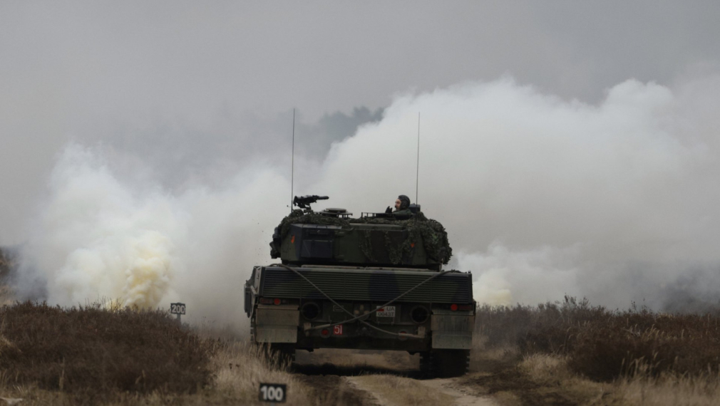 Първите полски танкове "Леопард" вече са в Украйна, докато Русия напредва в Донецк