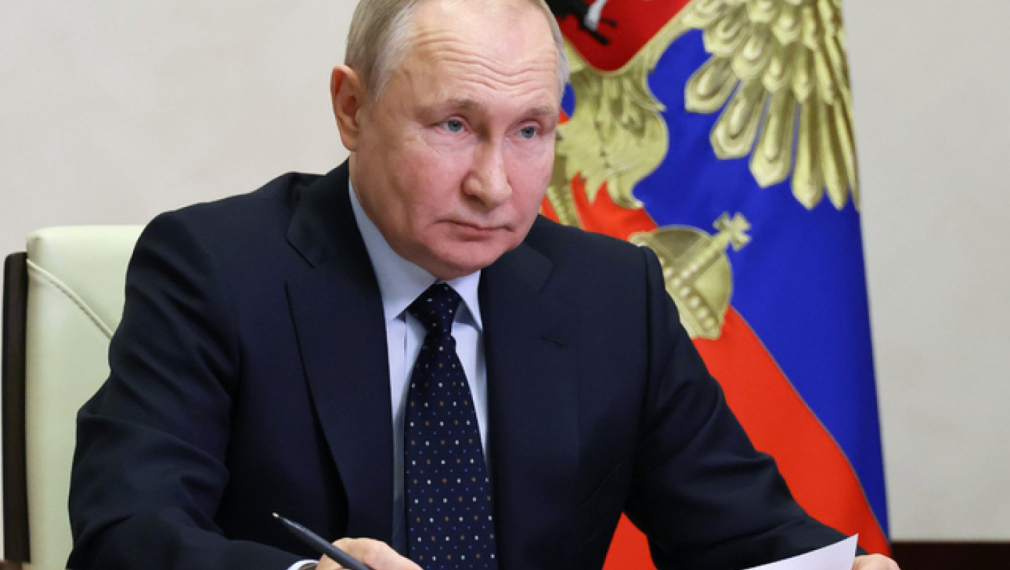 Русия забранява на държавните служители да използват повечето чуждици