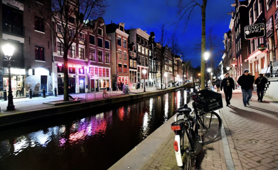 Европейската агенция по лекарствата не желае да е съсед на „еротичен център“ в Амстердам