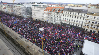 Хиляди хора протестираха в Прага срещу чешкото правителство и бедността на