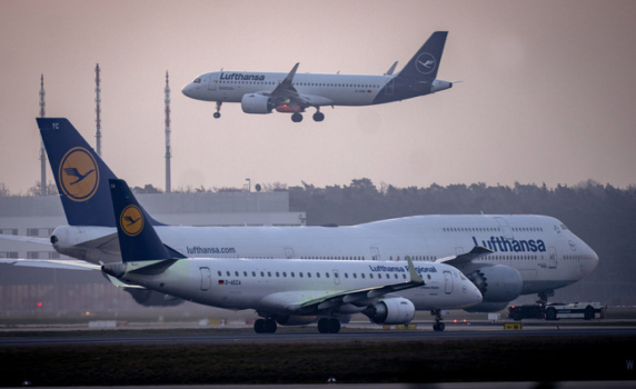 Отменят над 680 полета заради стачки на четири германски летища
