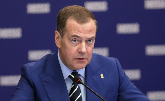 Медведев: Няма какво да се церемоним с американците