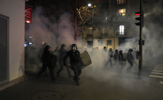 81 протестиращи срещу пенсионната реформа са арестувани в Париж