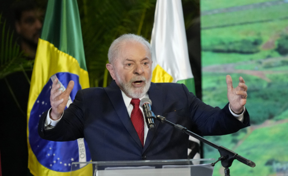 Бразилският президент в схватка с петролните компании