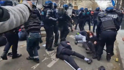 Френските сили за сигурност отново влязоха в сблъсъци с протестиращи