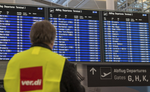 Стачки създават днес сериозни нарушения на транспорта в Германия, всички редовни полети през Франкфурт са отменени
