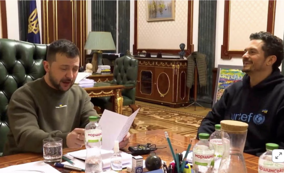 Орландо Блум посети детски център в Киев и се срещна със Зеленски