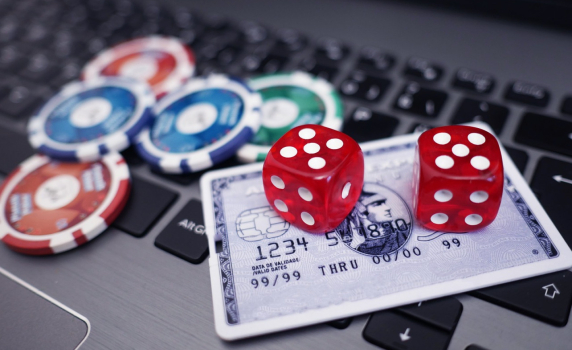 Каква е разликата между казино игрите онлайн и офлайн?