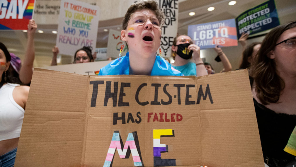 Транссексуални активисти протестираха във Флорида срещу закон, забраняващ обучение по сексуална ориентация до 8 клас