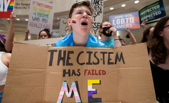 Транссексуални активисти протестираха във Флорида срещу закон, забраняващ обучение по сексуална ориентация до 8 клас