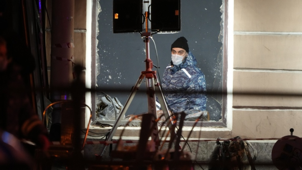 Руски следовател на мястото на взрива в заведение в Санкт