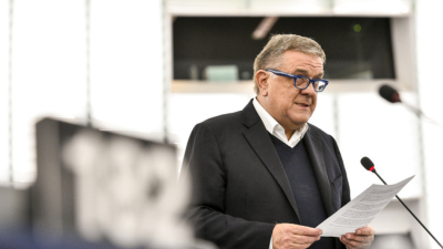 Предполагаемият организатор на подкупи в Европейския парламент Антонио Панцери излиза