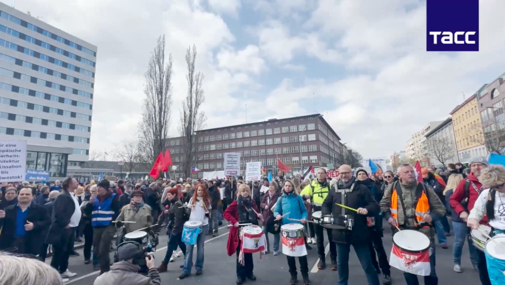 Няколко хиляди души в Берлин участват в масова демонстрация срещу