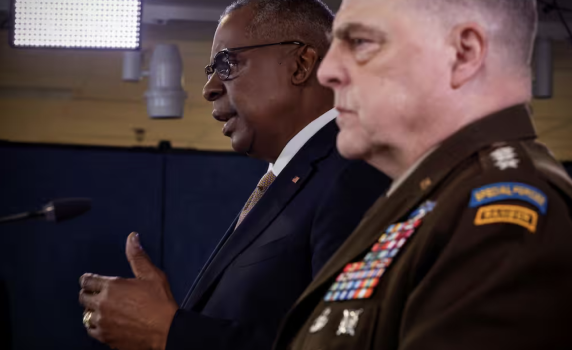"Вашингтон пост": Ръководството на Пентагона е в паника заради изтичането на секретни документи