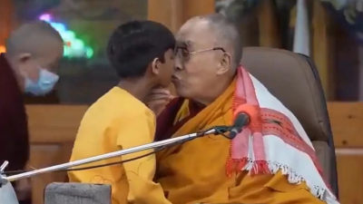 Публична изява на Далай Лама скандализира социалните мрежи предаде АФП На