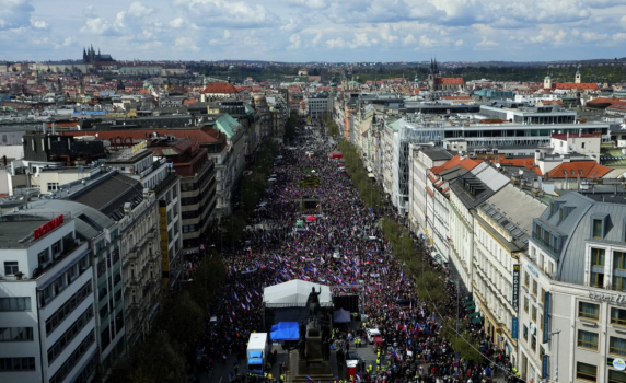 Хиляди на протест в Прага срещу поскъпването на живота