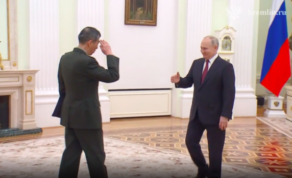 Путин се срещна с китайския министър на отбраната