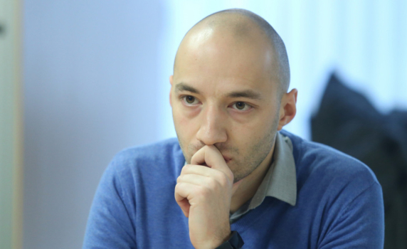 Димитър Ганев пред "Гласове": ПП/ДБ са в ситуация lose-lose, губят във всички случаи